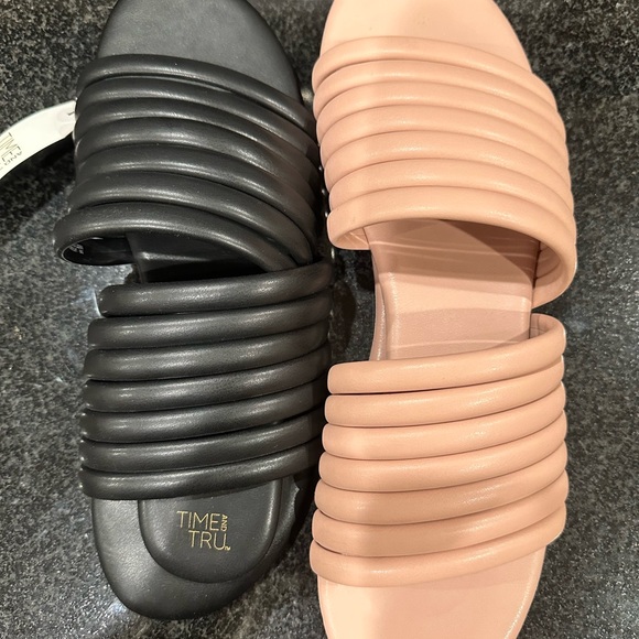 Two pair slide sandals - Picture 2 of 6